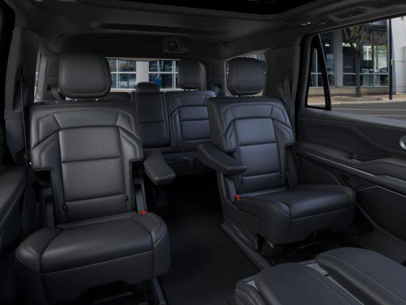 new 2025 Lincoln Navigator car, priced at $96,933