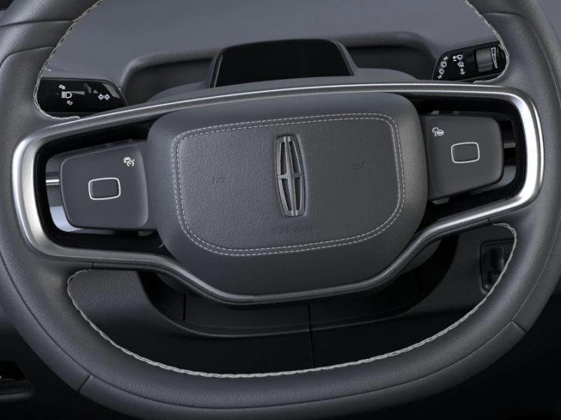 new 2025 Lincoln Navigator car, priced at $96,933