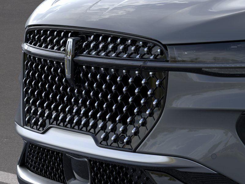 new 2025 Lincoln Nautilus car, priced at $51,328