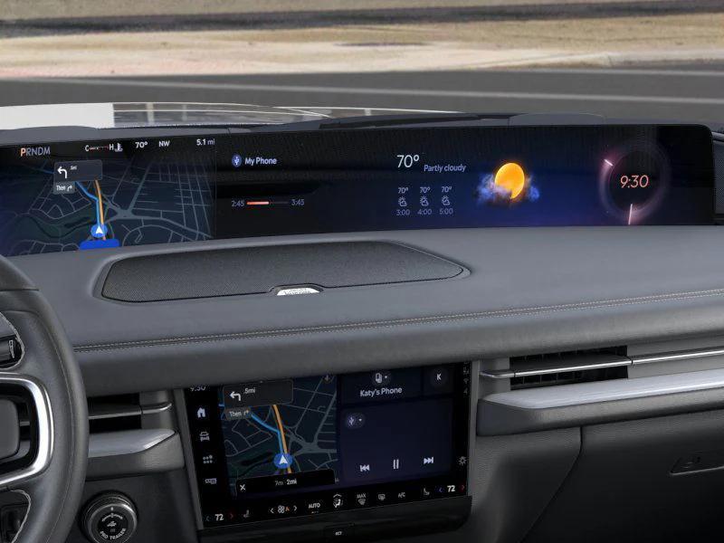 new 2025 Lincoln Navigator car, priced at $101,677