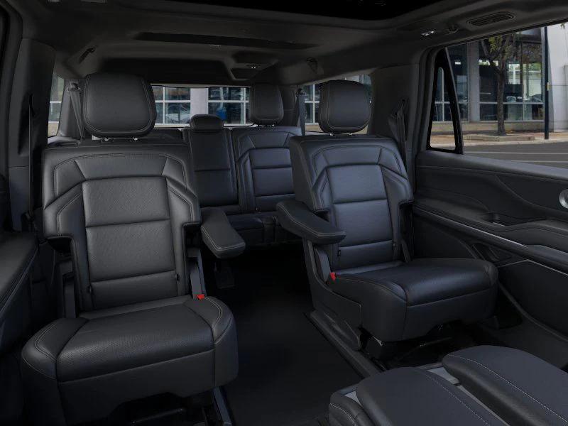new 2025 Lincoln Navigator car, priced at $99,425