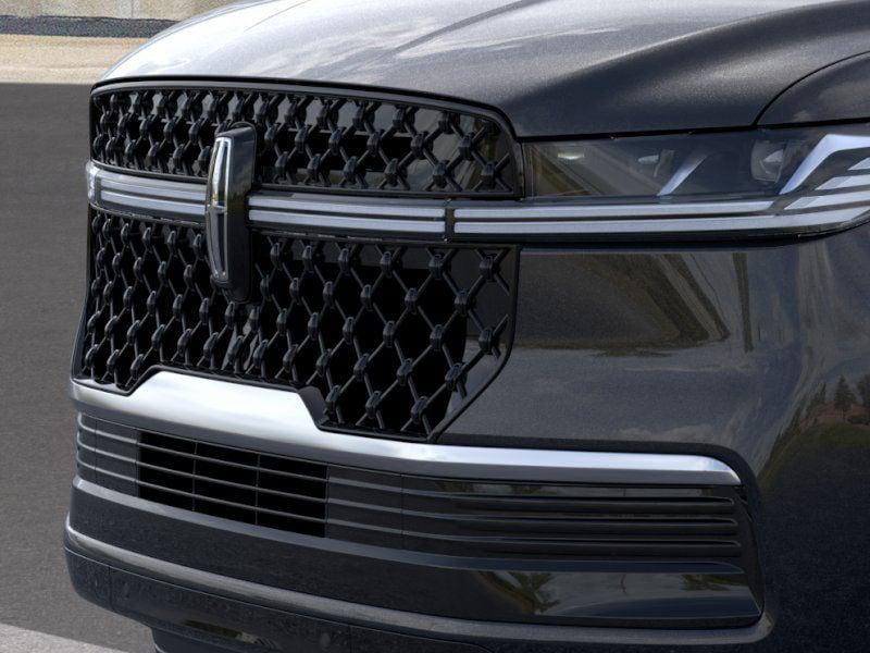 new 2025 Lincoln Navigator car, priced at $99,425