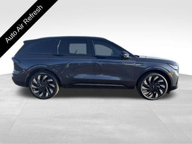 used 2024 Lincoln Nautilus car, priced at $49,148