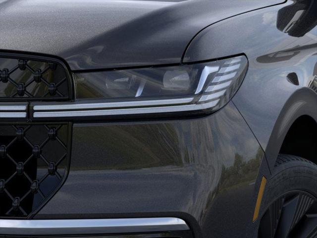 new 2025 Lincoln Navigator car, priced at $95,673