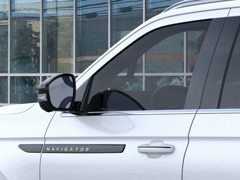 new 2025 Lincoln Navigator car, priced at $111,809