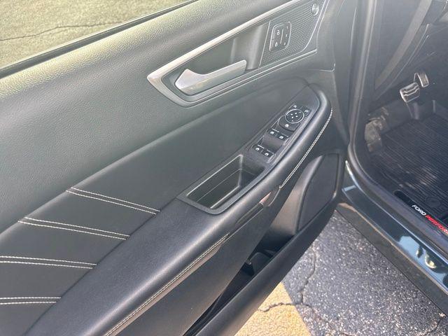 used 2023 Ford Edge car, priced at $29,999