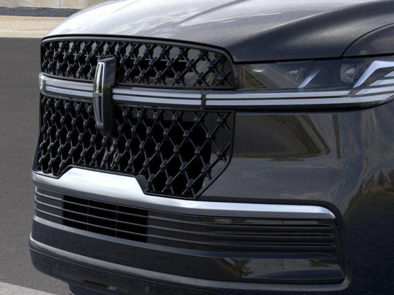 new 2025 Lincoln Navigator car, priced at $95,303