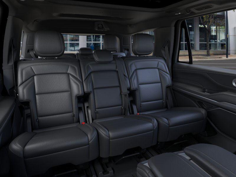 new 2025 Lincoln Navigator car, priced at $95,303