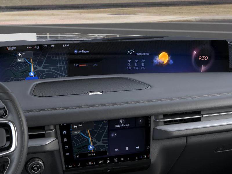 new 2025 Lincoln Navigator car, priced at $95,303