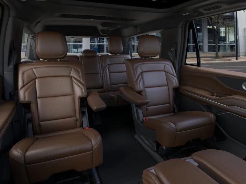 new 2025 Lincoln Navigator car, priced at $95,615