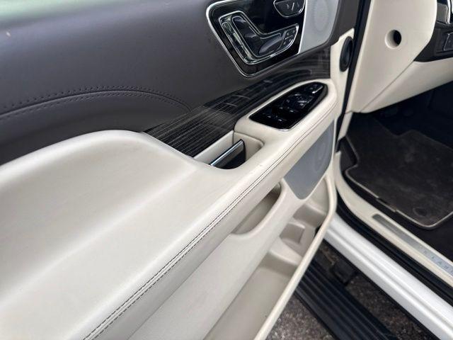 used 2022 Lincoln Navigator car, priced at $62,116