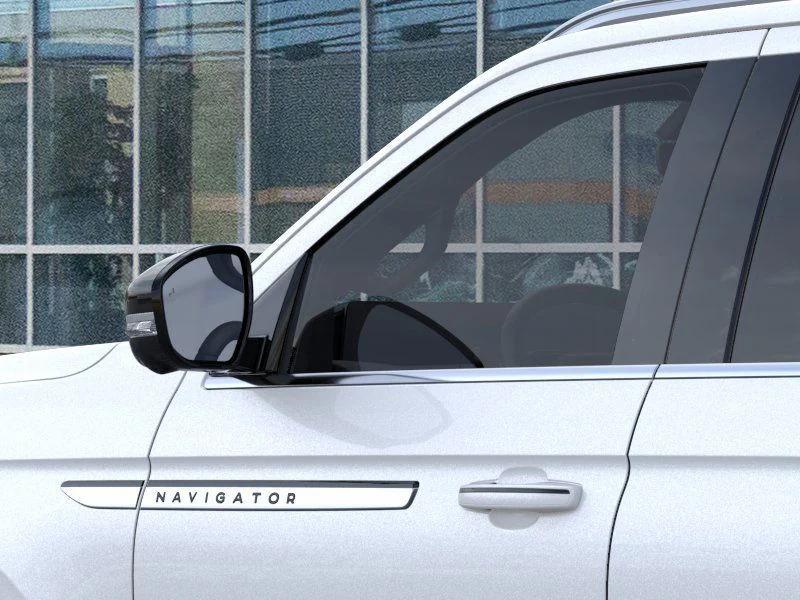 new 2025 Lincoln Navigator car, priced at $93,393