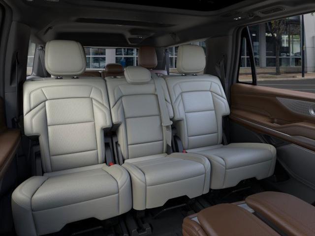 new 2025 Lincoln Navigator car, priced at $95,823