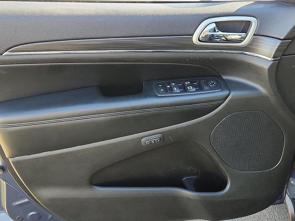 used 2020 Jeep Grand Cherokee car, priced at $21,538