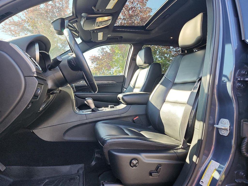 used 2020 Jeep Grand Cherokee car, priced at $21,538