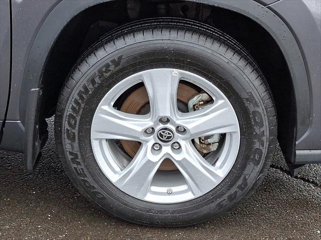used 2023 Toyota Highlander car, priced at $33,498