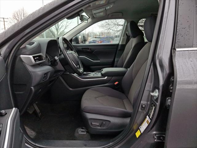 used 2023 Toyota Highlander car, priced at $33,498