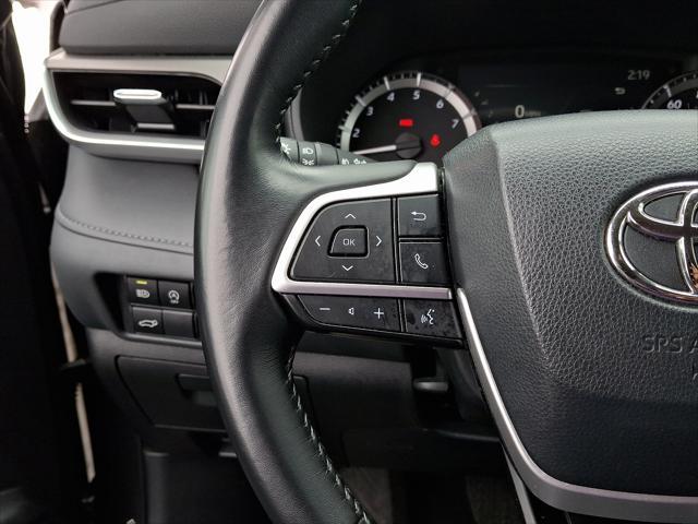 used 2023 Toyota Highlander car, priced at $33,498