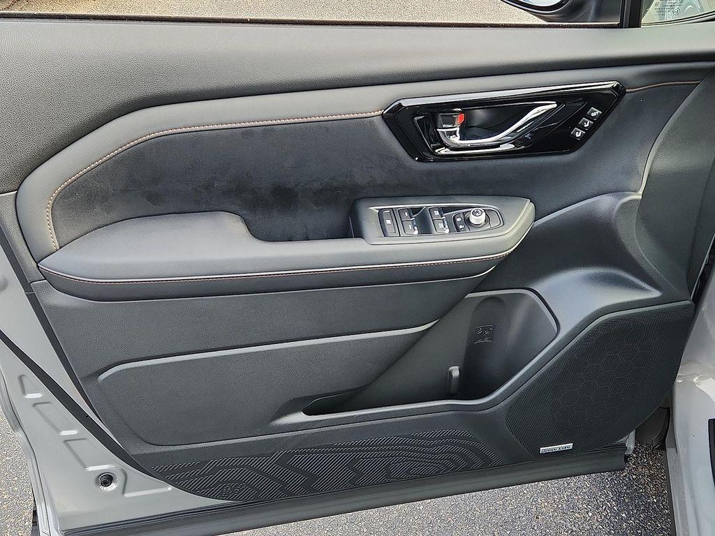 new 2025 Subaru Forester Hybrid car, priced at $43,669