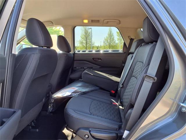 new 2025 Nissan Pathfinder car, priced at $38,014