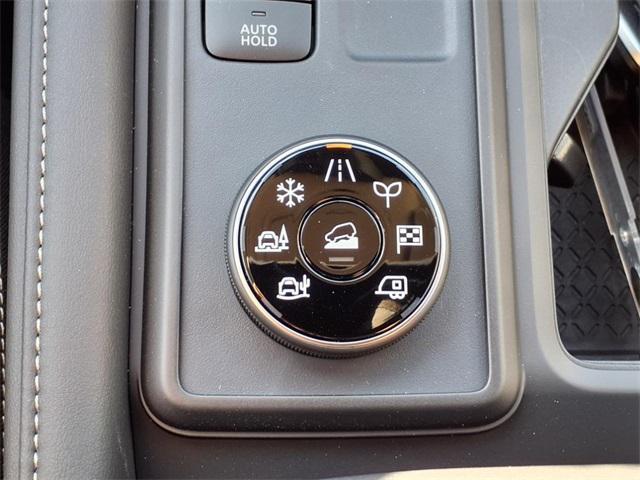 new 2025 Nissan Pathfinder car, priced at $38,014