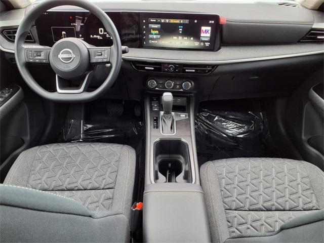 new 2025 Nissan Kicks car, priced at $27,999