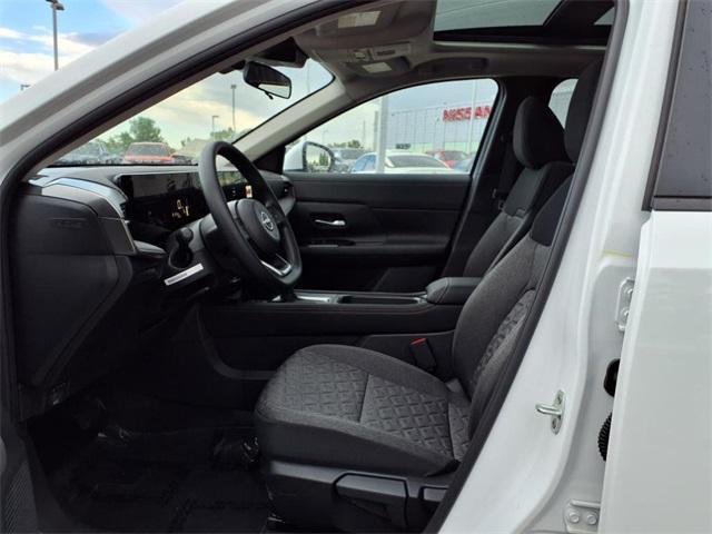 new 2025 Nissan Kicks car, priced at $27,999