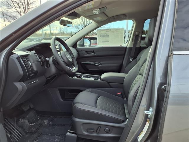 new 2025 Nissan Pathfinder car, priced at $41,320
