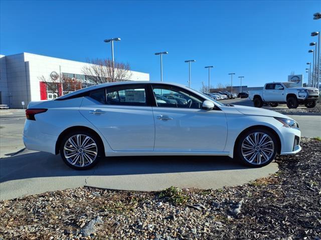 new 2025 Nissan Altima car, priced at $36,105