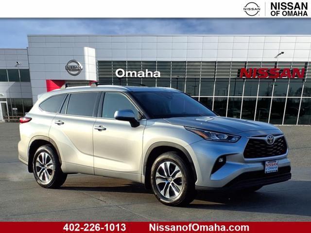 used 2020 Toyota Highlander car, priced at $34,780