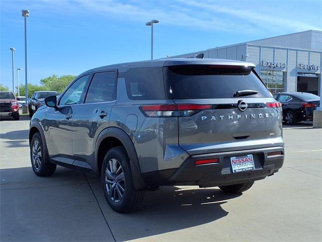 new 2025 Nissan Pathfinder car, priced at $38,014