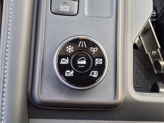 new 2025 Nissan Pathfinder car, priced at $38,014