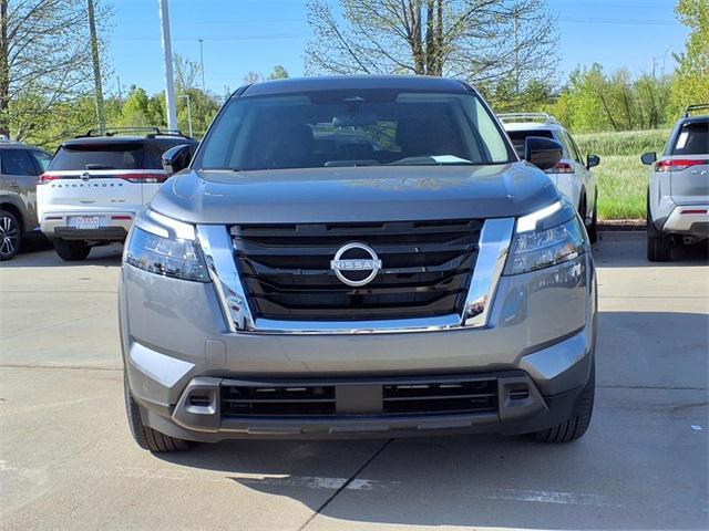 new 2025 Nissan Pathfinder car, priced at $38,014