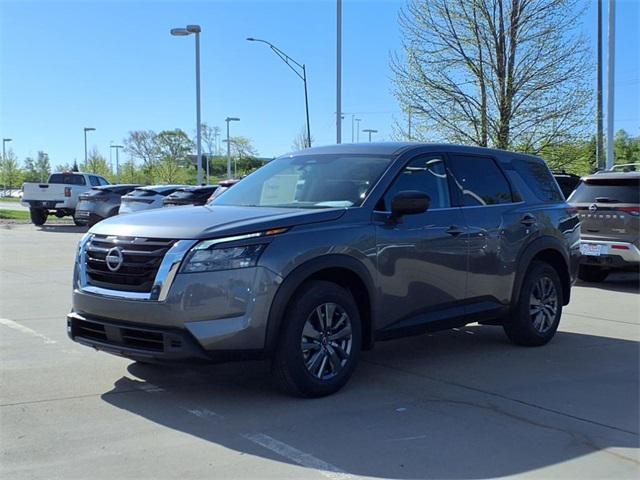 new 2025 Nissan Pathfinder car, priced at $38,014