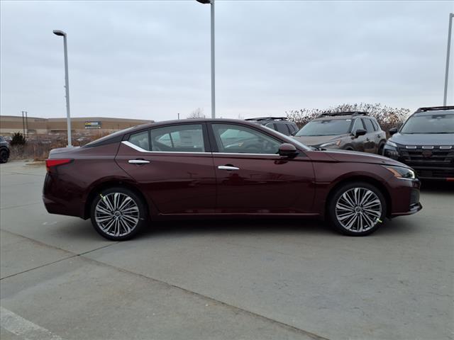 new 2025 Nissan Altima car, priced at $37,270