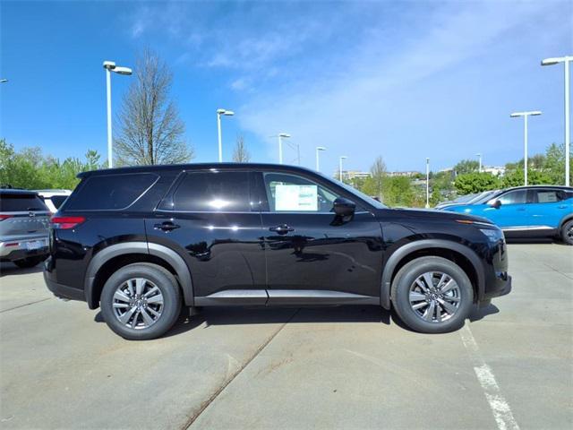 new 2025 Nissan Pathfinder car, priced at $38,014