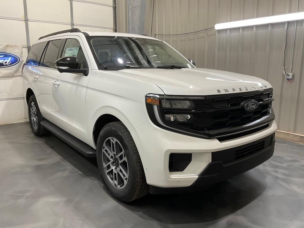 new 2025 Ford Expedition car, priced at $67,995