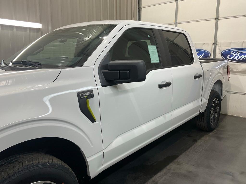 new 2025 Ford F-150 car, priced at $52,940