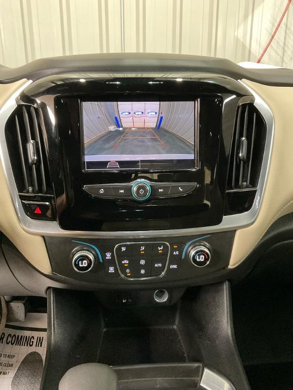 used 2022 Chevrolet Traverse car, priced at $20,490