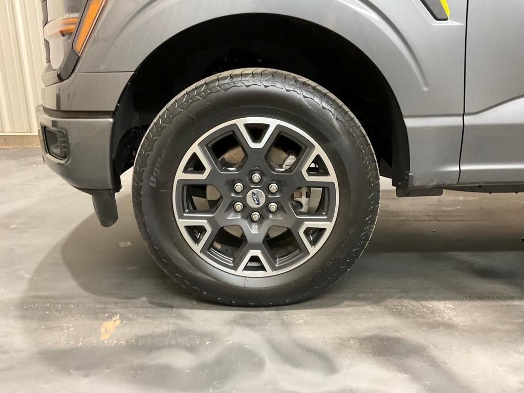 new 2025 Ford F-150 car, priced at $40,995