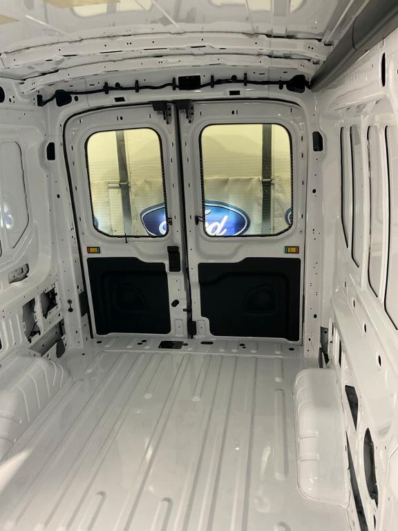 new 2025 Ford Transit-250 car