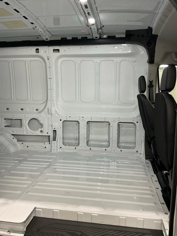 new 2025 Ford Transit-250 car
