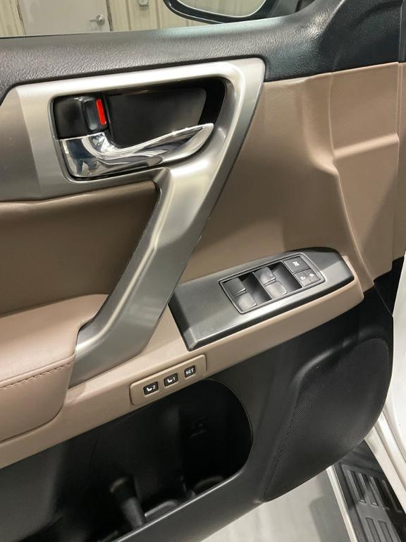 used 2023 Lexus GX 460 car, priced at $57,800