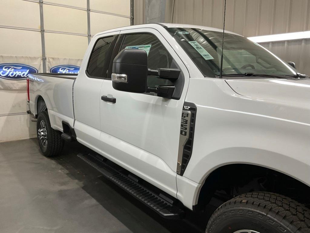 new 2025 Ford F-350 car
