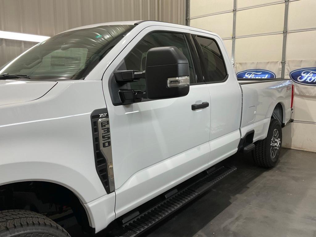 new 2025 Ford F-350 car