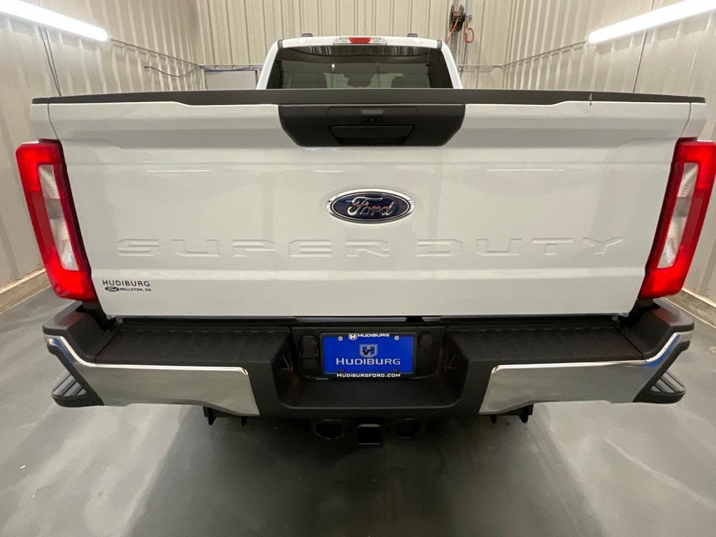 new 2025 Ford F-350 car