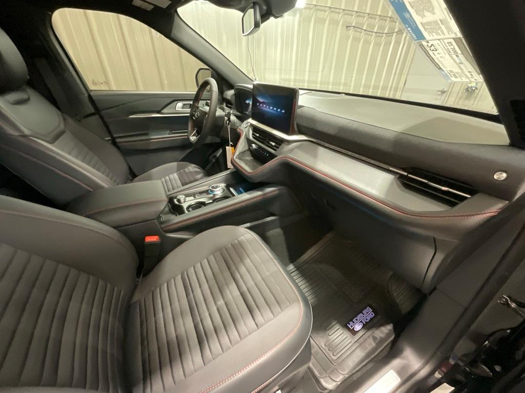 new 2025 Ford Explorer car, priced at $50,595