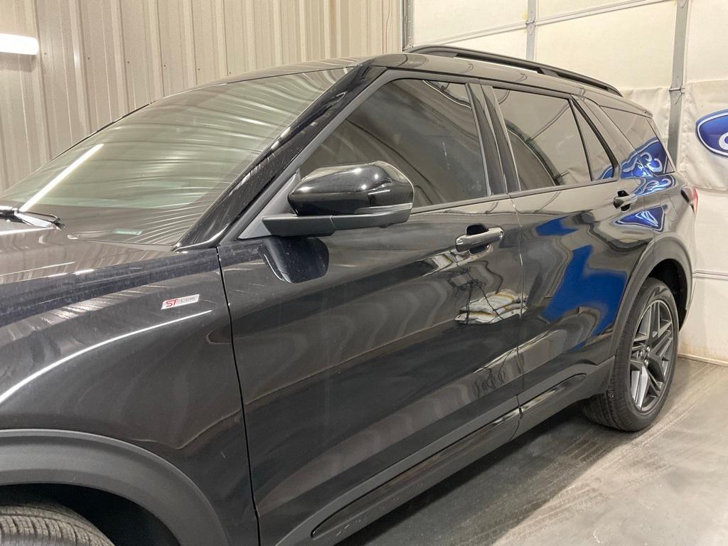 new 2025 Ford Explorer car, priced at $50,595