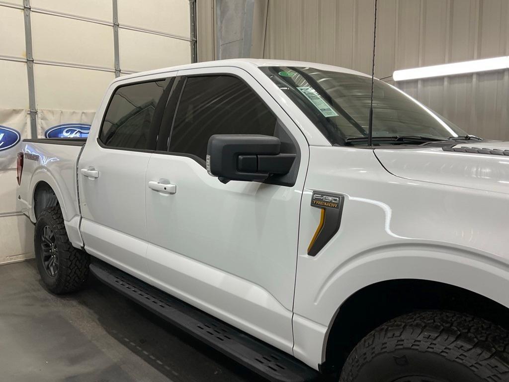 new 2025 Ford F-150 car, priced at $61,155