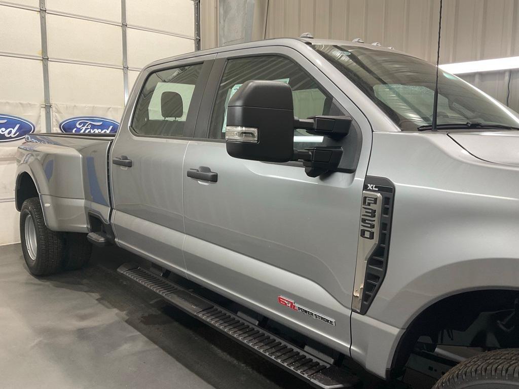 new 2024 Ford F-350 car, priced at $71,915